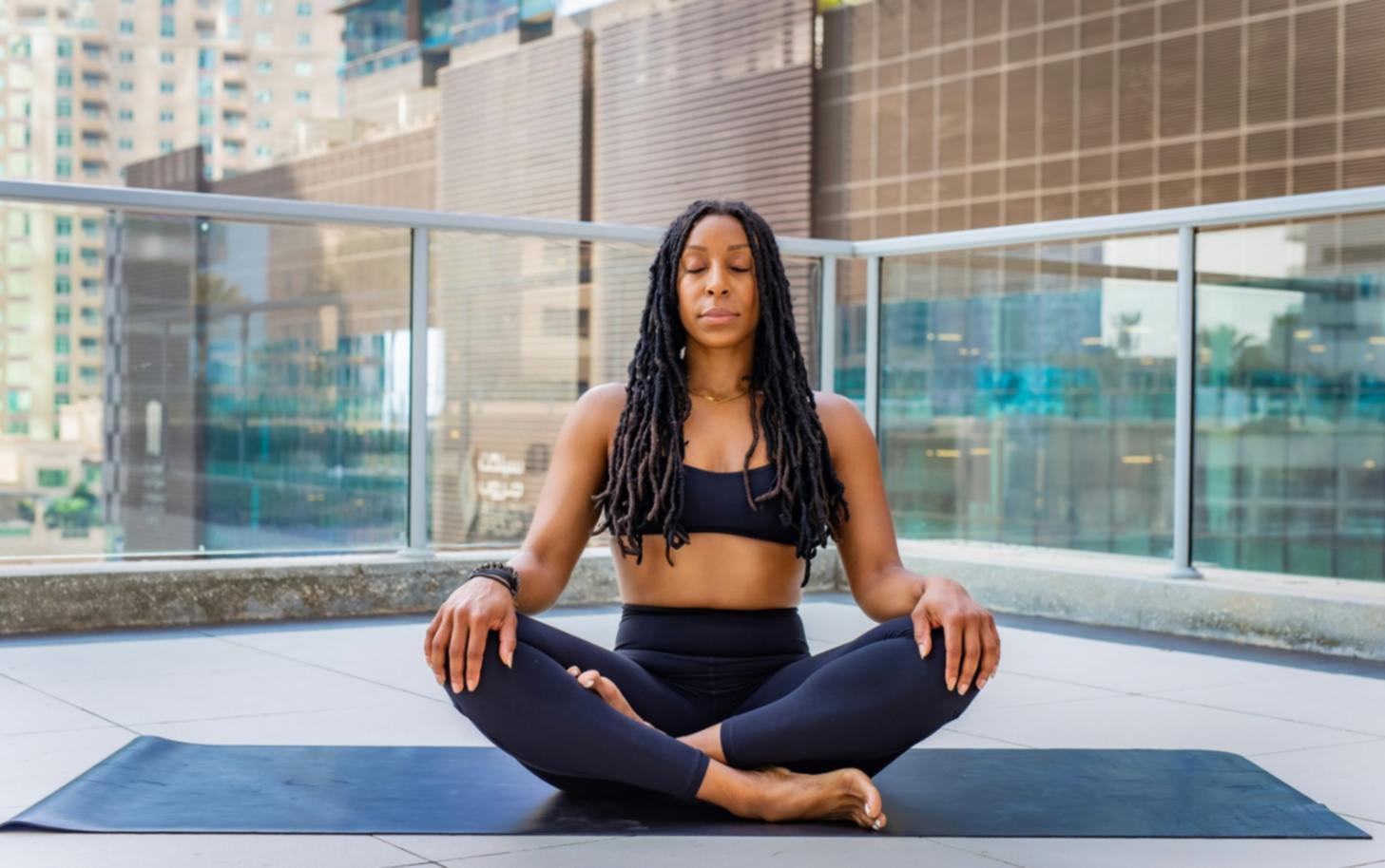 Team al lavoro durante sessione di formazione su ambienti salubri